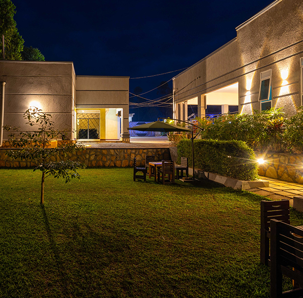 Gardens Nungi Hotel