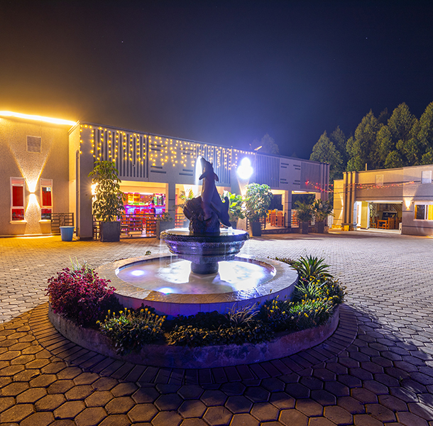 Pizza, Hotels in Kyenjojo